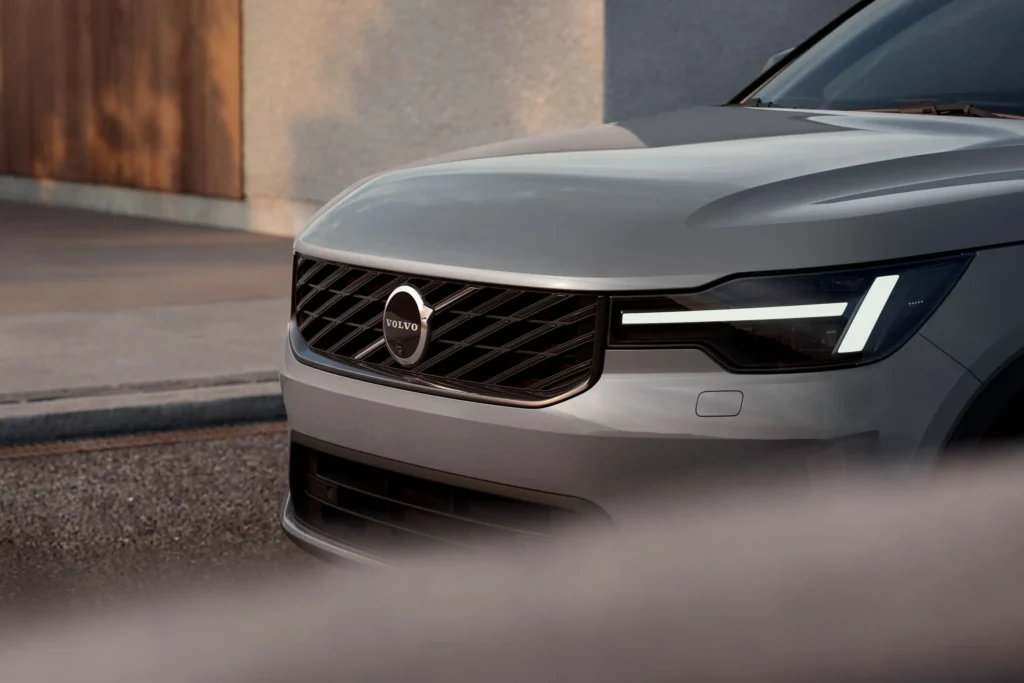 XC40 grille