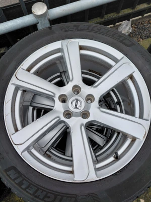 Volvo XC90 19 inch Michelin winterwielen met 6-spaaks Turbine Silver velg