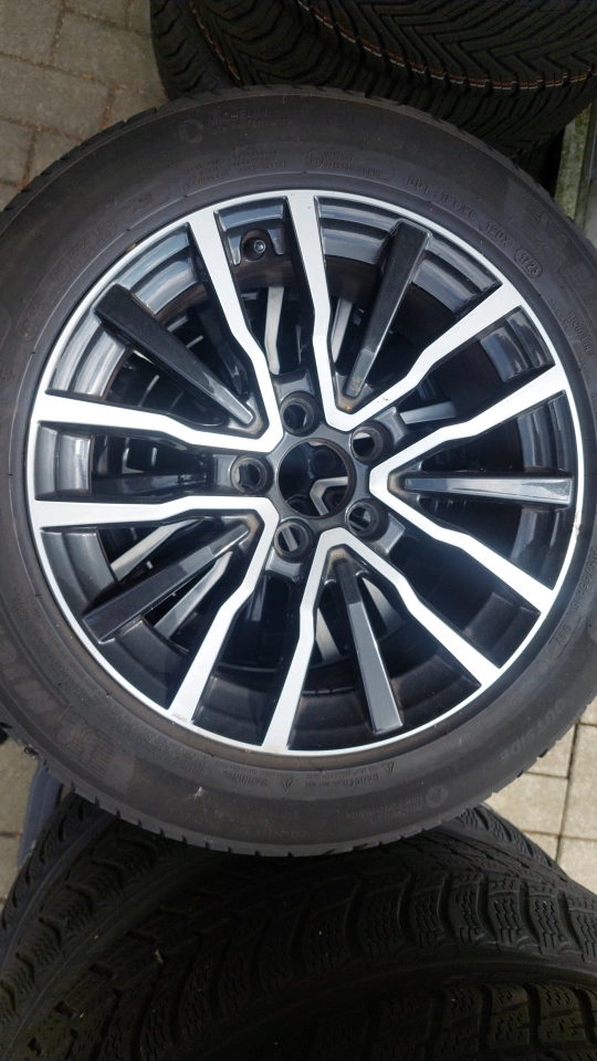 Volvo Markeb Michelin winterwielen 16 inch voor C30 S40 V50 en V40